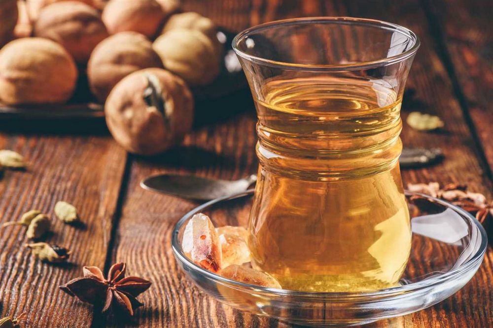 Čaj ze skořápek vlašských ořechů přírodní léčba a způsob přípravy