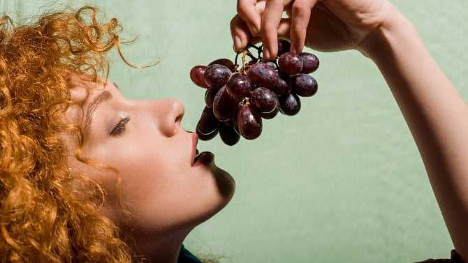 Hroznové víno večer: jak si užít lahodný večer plný chuti a relaxace