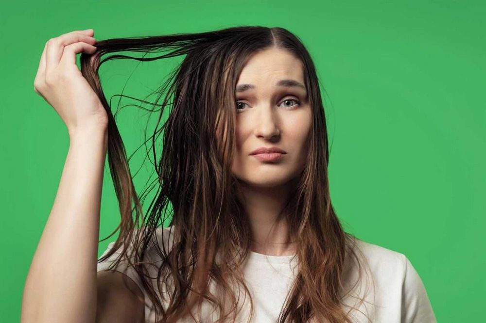 Co dělat pro zabránění mastným vlasům - tipy a rady