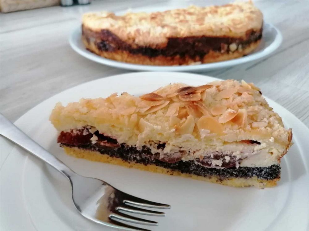 Koláč se švestkami a mákem - recepty a návody