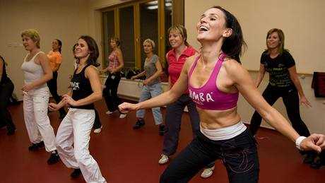 Co je to zumba? Vše, co potřebujete vědět o tomto populárním cvičení | Návod a tipy