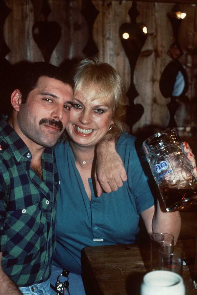 Mary Austin dnes: Známá britská herečka a její kariéra Mary Austin dnes: Známá britská herečka a její kariéra